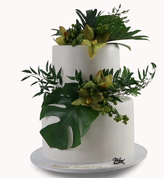 Fresh Leaves and Green Flowers Cake.
